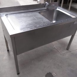 sink with bowl right